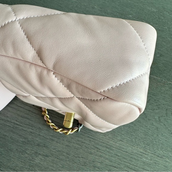 Chanel 19 small Rose - Picture 9 of 11